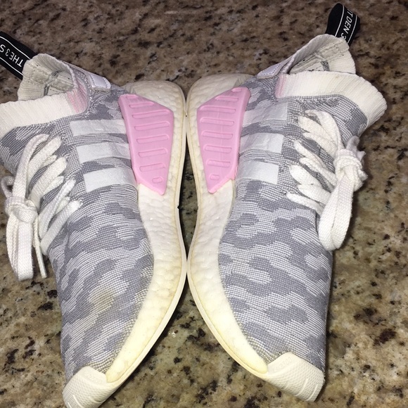 Adidas NMD R2 - Picture 3 of 9